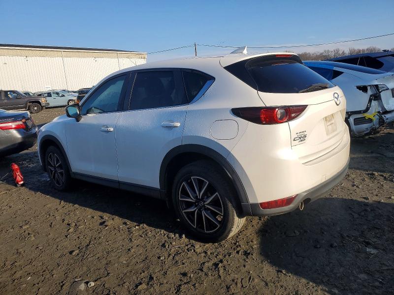 Photo 2 from auction – 2018 MAZDA CX-5 TOURI with VIN JM3KFBCM4J1444079