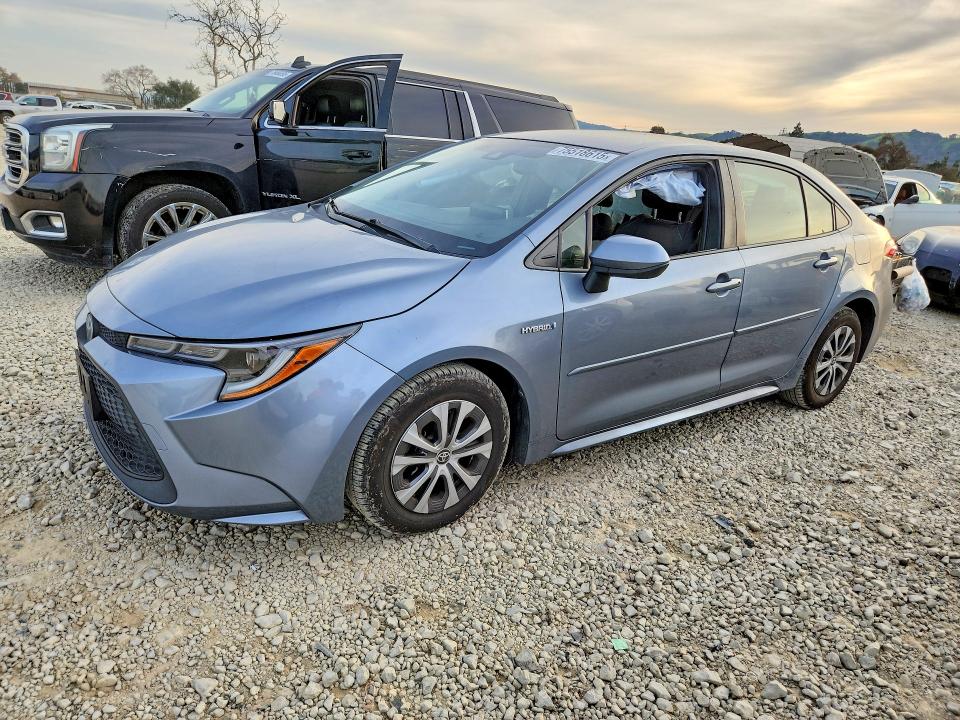 TOYOTA COROLLA LE 2021 مع رقم تعريف المركبة JTDEAMDE2MJ011114 - صورة من المزاد