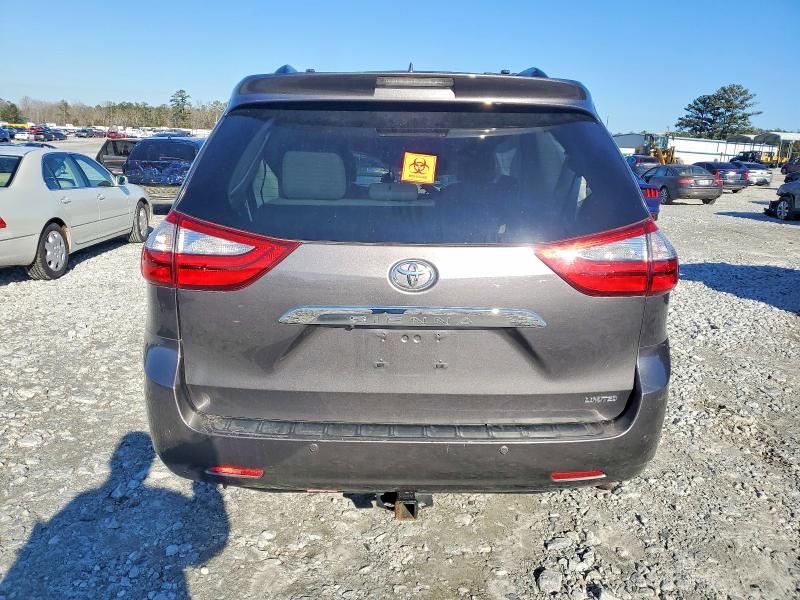 Photo 6 from auction – 2016 TOYOTA SIENNA XLE with VIN 5TDYK3DC1GS752204