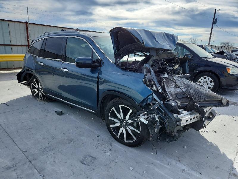 Photo 4 from auction – 2019 HONDA PILOT TOUR with VIN 5FNYF5H95KB017530
