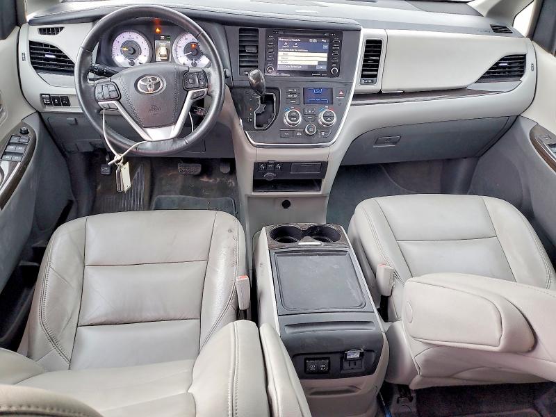 Photo 8 from auction – 2019 TOYOTA SIENNA XLE with VIN 5TDDZ3DC3KS214929