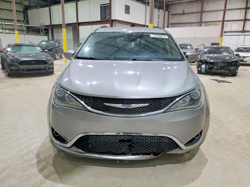 Photo 5 from auction – 2018 CHRYSLER PACIFICA T with VIN 2C4RC1BGXJR120846