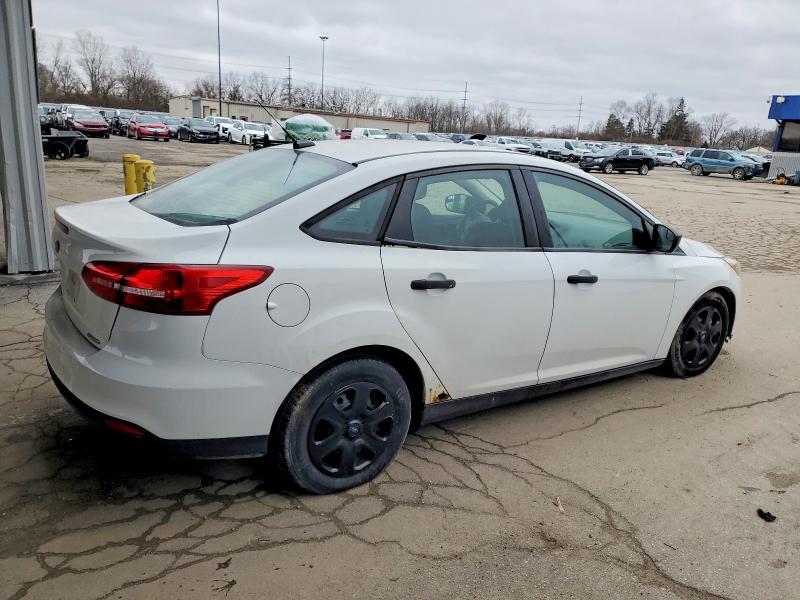 Photo 3 from auction – 2015 FORD FOCUS S with VIN 1FADP3E22FL374115