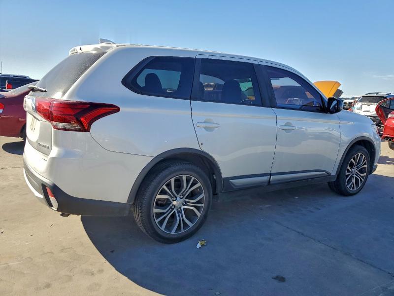 Photo 3 from auction – 2017 MITSUBISHI OUTLANDER with VIN JA4AD2A38HZ041832