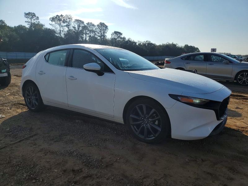 Photo 4 from auction – 2019 MAZDA 3 with VIN JM1BPBJM7K1122630