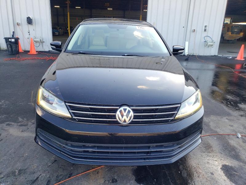 Photo 5 from auction – 2017 VOLKSWAGEN JETTA SE with VIN 3VWDB7AJ3HM245084