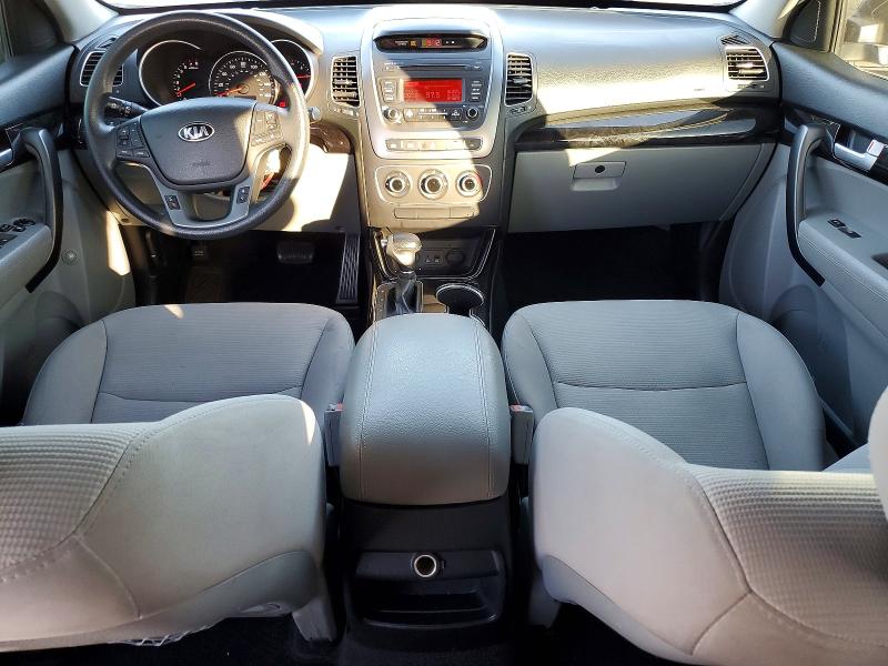 Photo 8 from auction – 2015 KIA SORENTO LX with VIN 5XYKTCA68FG567791