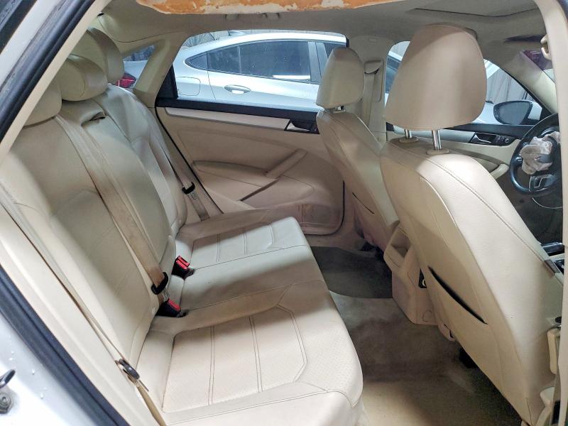 Photo 10 from auction – 2012 VOLKSWAGEN PASSAT SE with VIN 1VWBN7A35CC027447