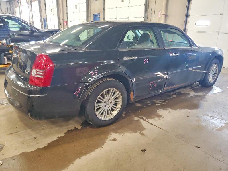 Photo 3 from auction – 2010 CHRYSLER 300 TOURIN with VIN 2C3CA5CV4AH249904