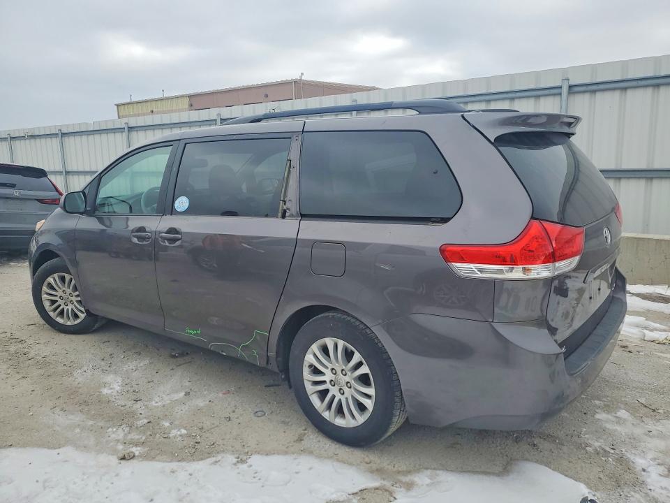 Foto 2 de la subasta – 2012 TOYOTA SIENNA con VIN 5TDYK3DC1CS276305