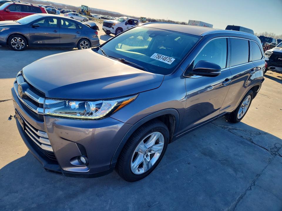 TOYOTA HIGHLANDER 2019 with VIN 5TDYZRFH8KS359977 - Photo from auction