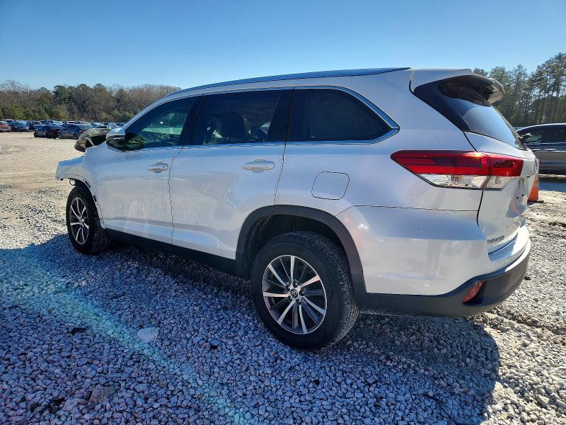 Photo 2 from auction – 2019 TOYOTA HIGHLANDER with VIN 5TDKZRFH1KS350012