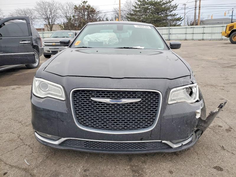 Photo 5 from auction – 2015 CHRYSLER 300 with VIN 2C3CCAAGXFH887234