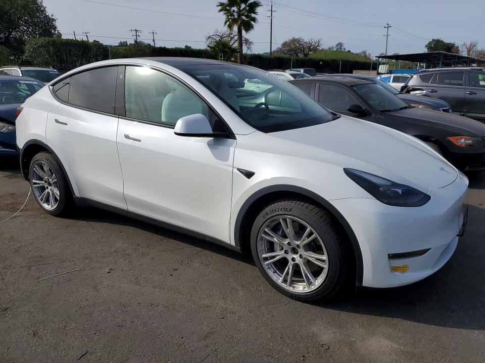 Photo 4 from auction – 2022 TESLA MODEL Y with VIN 7SAYGDEEXNF561070