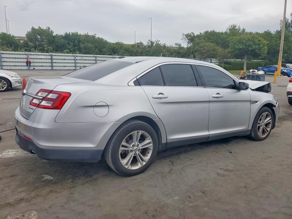 Photo 3 from auction – 2017 FORD TAURUS with VIN 1FAHP2D88HG130420