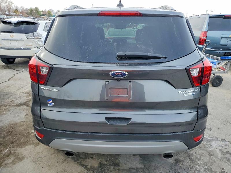 Photo 6 from auction – 2019 FORD ESCAPE with VIN 1FMCU9J99KUA05367