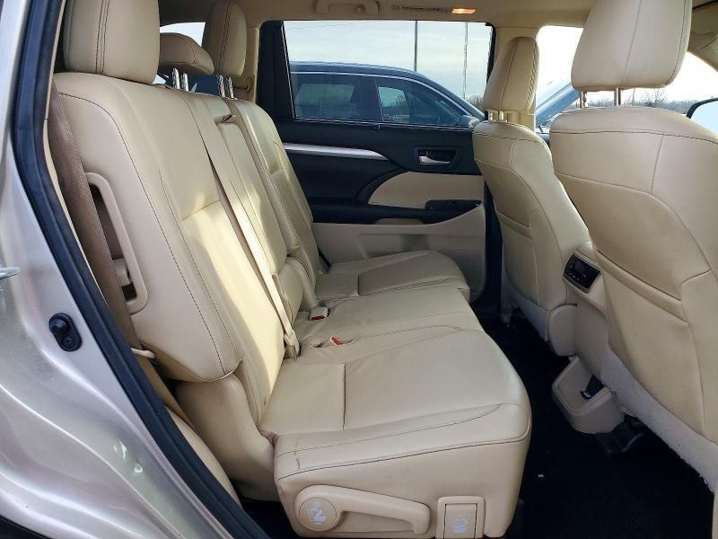 Photo 11 from auction – 2016 TOYOTA HIGHLANDER with VIN 5TDJKRFH6GS276285