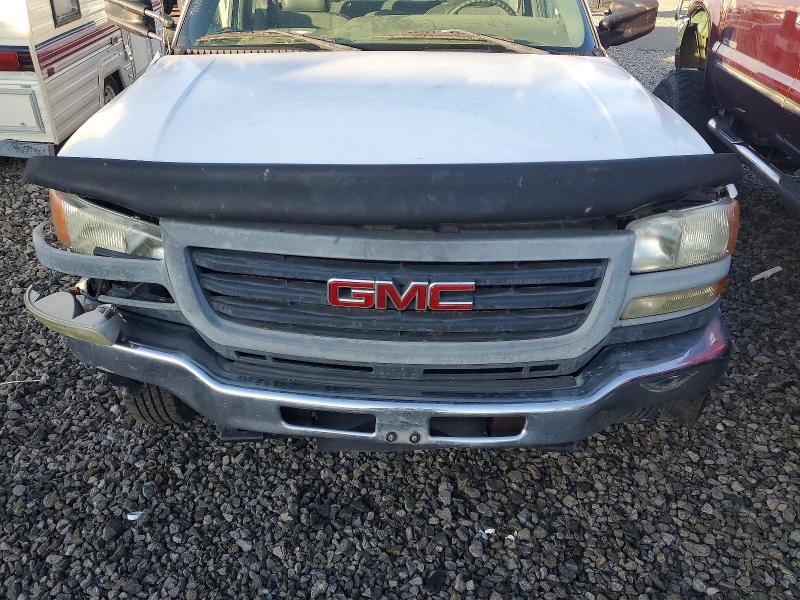 Photo 11 from auction – 2005 GMC NEW SIERRA with VIN 1GDJC39205E269462