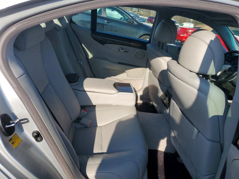 Photo 10 from auction – 2011 LEXUS LS 460 with VIN JTHBL5EF3B5105369