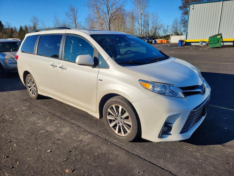 Photo 4 from auction – 2018 TOYOTA SIENNA XLE with VIN 5TDDZ3DC9JS192269