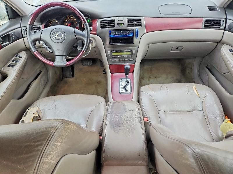 Photo 8 from auction – 2002 LEXUS ES 300 with VIN JTHBF30GX20067132