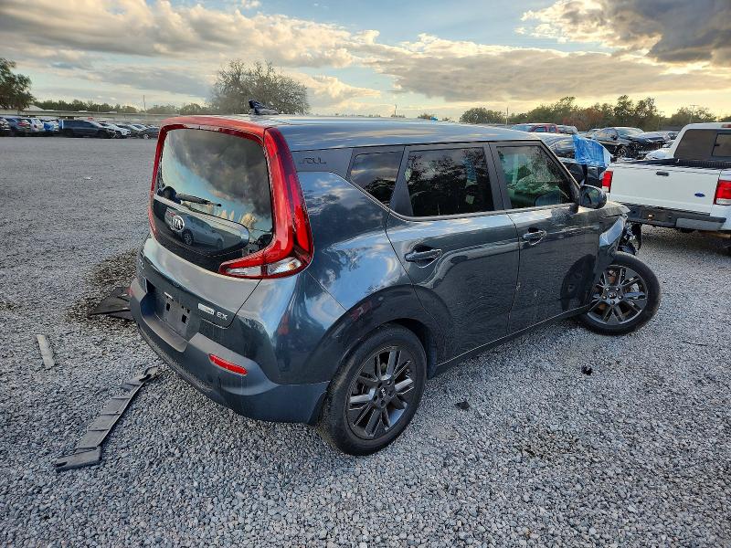 Photo 3 from auction – 2021 KIA SOUL with VIN KNDJ33AU2M7778098