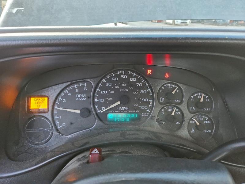 Photo 9 from auction – 2002 CHEVROLET SILVERADO with VIN 1GCEC14VX2Z339775