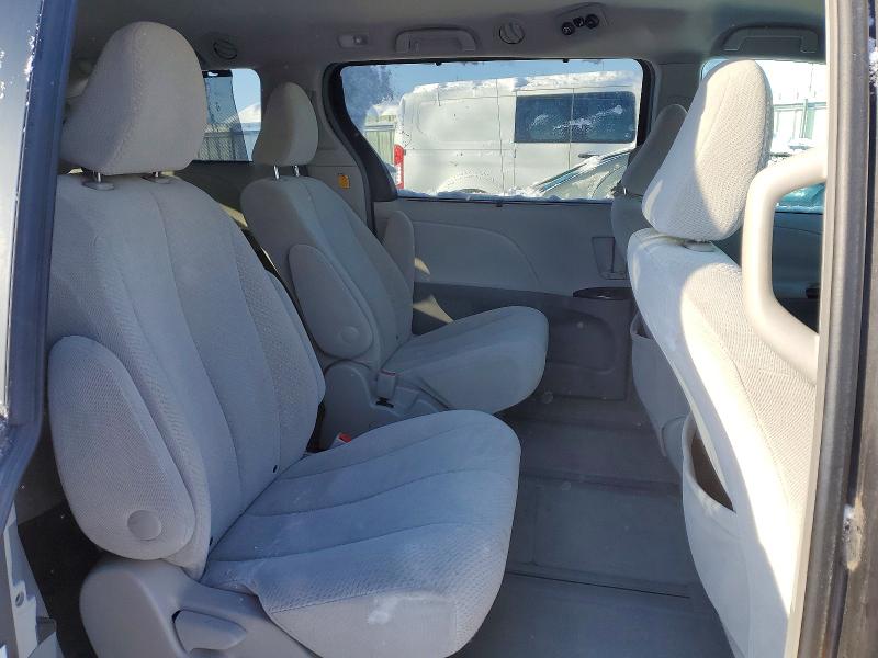 Photo 11 from auction – 2011 TOYOTA SIENNA LE with VIN 5TDJK3DC5BS018224