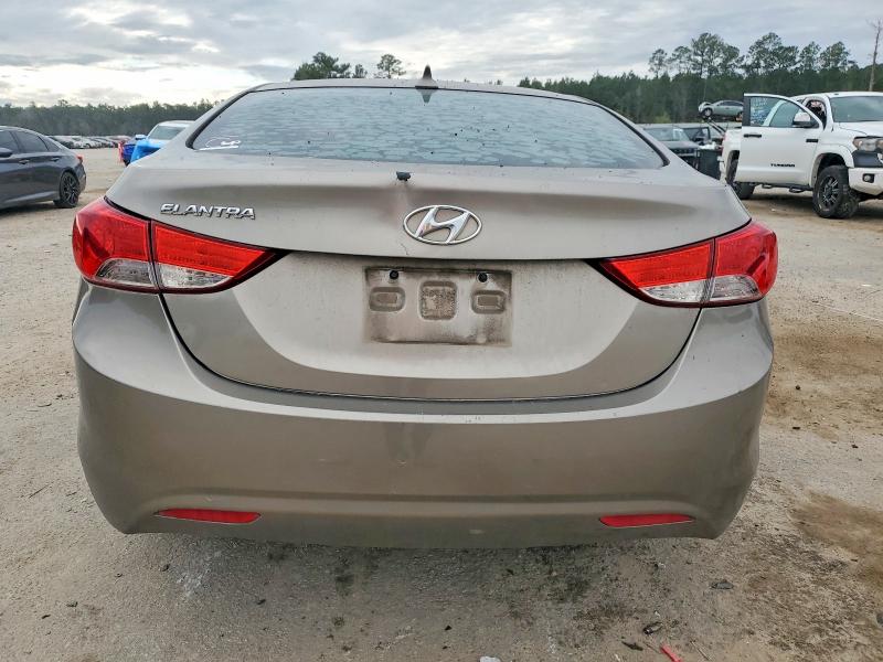 Photo 6 from auction – 2013 HYUNDAI ELANTRA GL with VIN 5NPDH4AE6DH367666