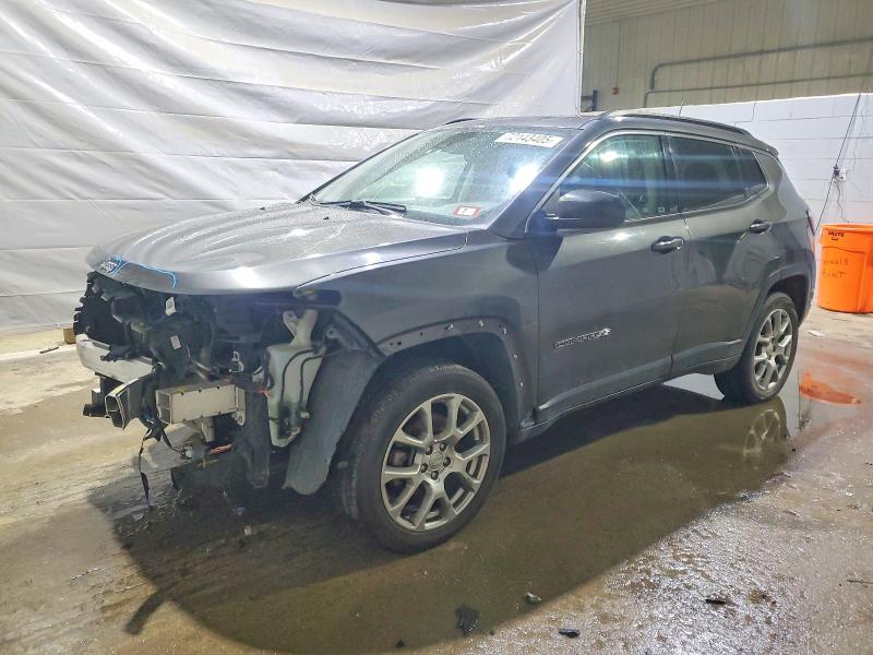 JEEP COMPASS 2022 with VIN 3C4NJDFB1NT208837 - Photo from auction