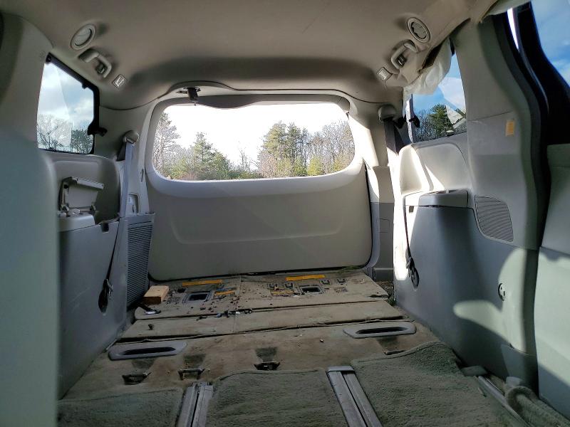 Photo 10 from auction – 2012 TOYOTA SIENNA XLE with VIN 5TDDK3DC3CS042682