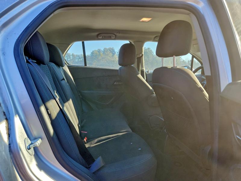 Photo 11 from auction – 2015 CHEVROLET TRAX LS with VIN KL7CJKSBXFB206957