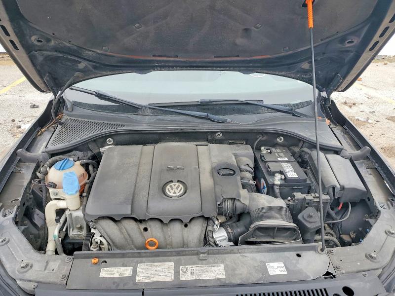 Photo 11 from auction – 2012 VOLKSWAGEN PASSAT SEL with VIN 1VWCP7A36CC065767