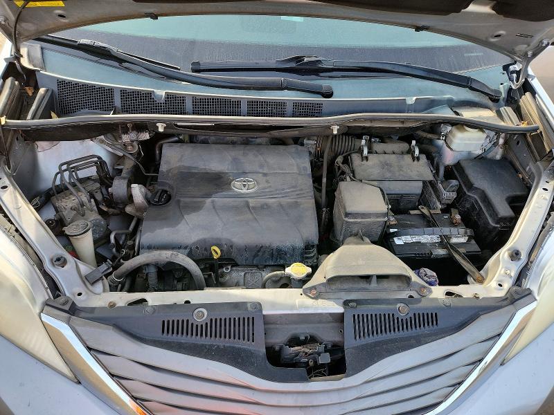 Photo 12 from auction – 2014 TOYOTA SIENNA XLE with VIN 5TDYK3DC2ES484633