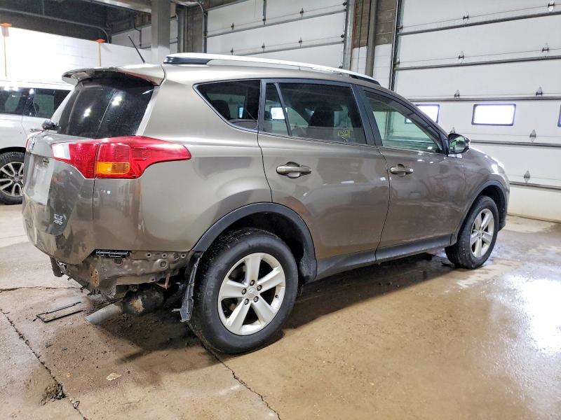 Photo 3 from auction – 2014 TOYOTA RAV4 XLE with VIN JTMRFREV7ED065443