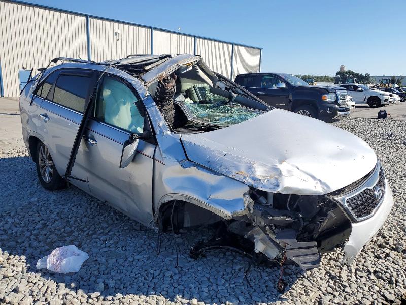 Photo 4 from auction – 2011 KIA SORENTO with VIN 5XYKW4A24BG092953