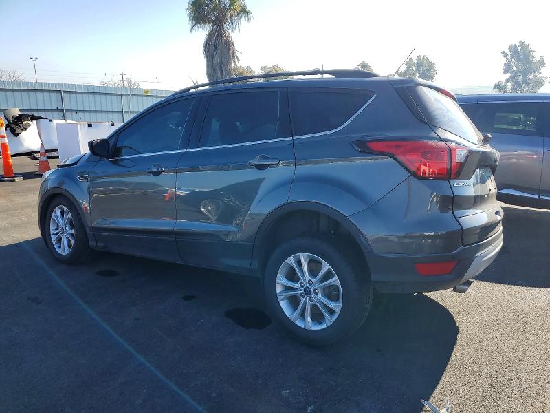 Photo 2 from auction – 2019 FORD ESCAPE with VIN 1FMCU9HD0KUA42799