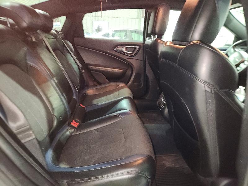 Photo 10 from auction – 2015 CHRYSLER 200 S with VIN 1C3CCCDG0FN690801
