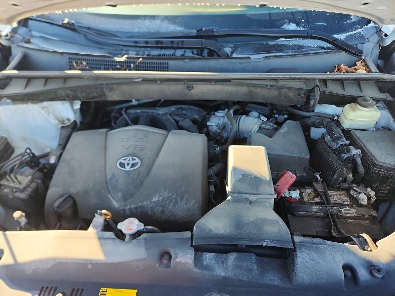 Photo 12 from auction – 2017 TOYOTA HIGHLANDER with VIN 5TDKZRFH8HS522707