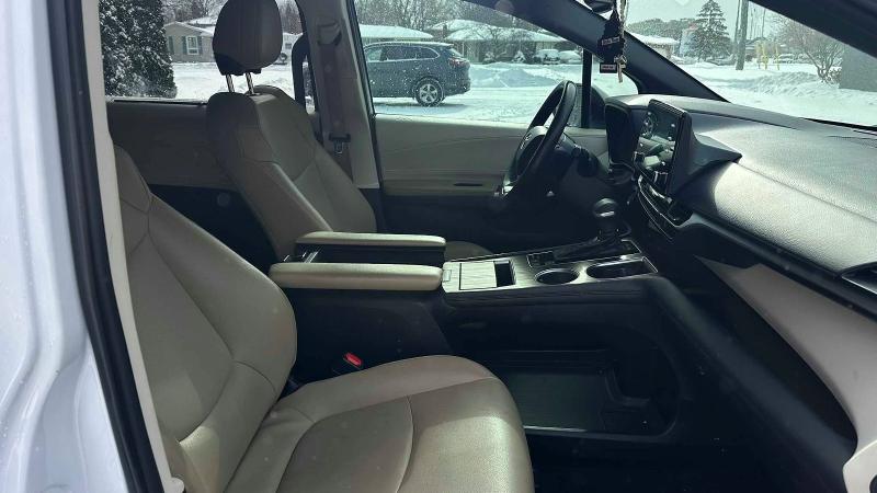 Photo 5 from auction – 2021 TOYOTA SIENNA LE with VIN 5TDGRKEC6MS010831