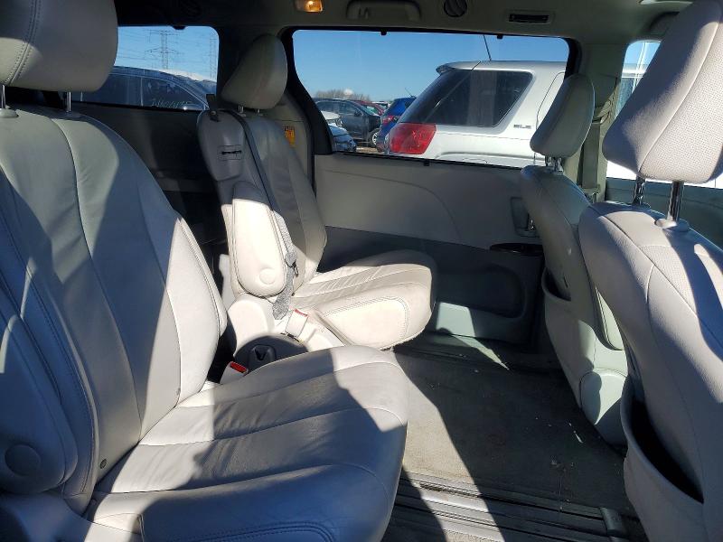Photo 10 from auction – 2014 TOYOTA SIENNA XLE with VIN 5TDYK3DC1ES422737