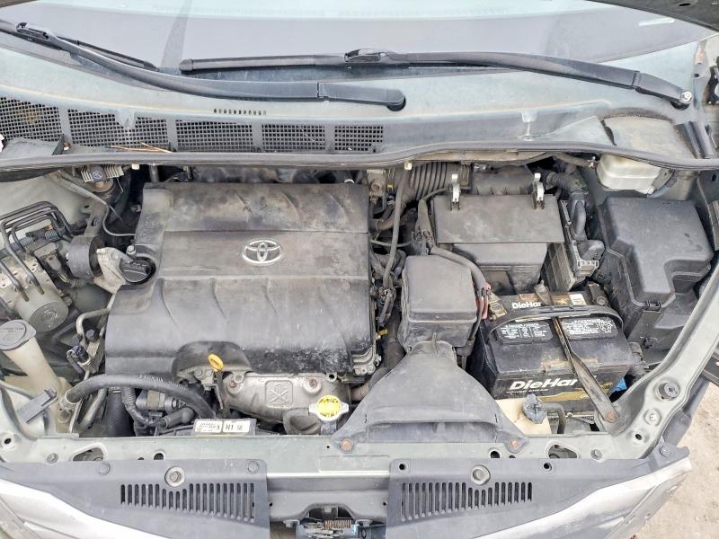 Photo 12 from auction – 2011 TOYOTA SIENNA XLE with VIN 5TDYK3DC4BS087257