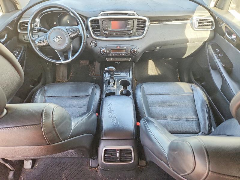 Photo 8 from auction – 2016 KIA SORENTO EX with VIN 5XYPH4A53GG106102