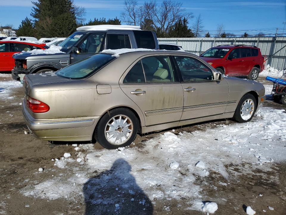 Photo 3 from auction – 2000 MERCEDES-BENZ E with VIN WDBJF65J1YB103059