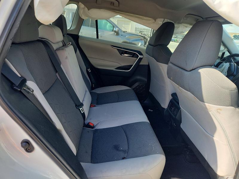Photo 11 from auction – 2021 TOYOTA RAV4 XLE with VIN 2T3W1RFV5MC119101