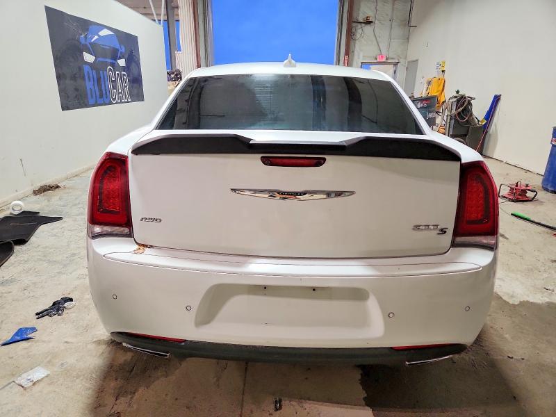 Photo 6 from auction – 2018 CHRYSLER 300 S with VIN 2C3CCAGG2JH118226