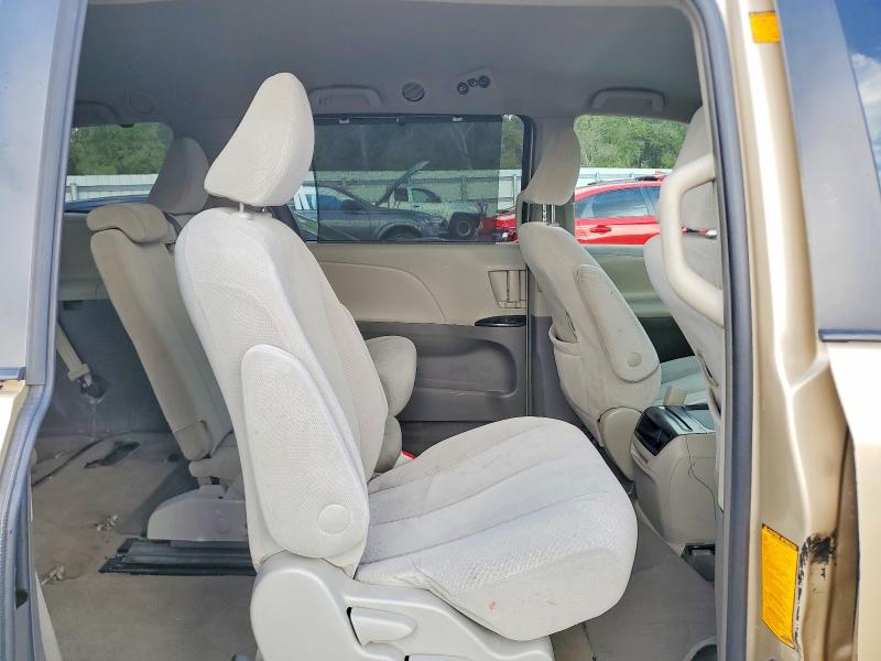 Photo 11 from auction – 2011 TOYOTA SIENNA LE with VIN 5TDKK3DC4BS159774