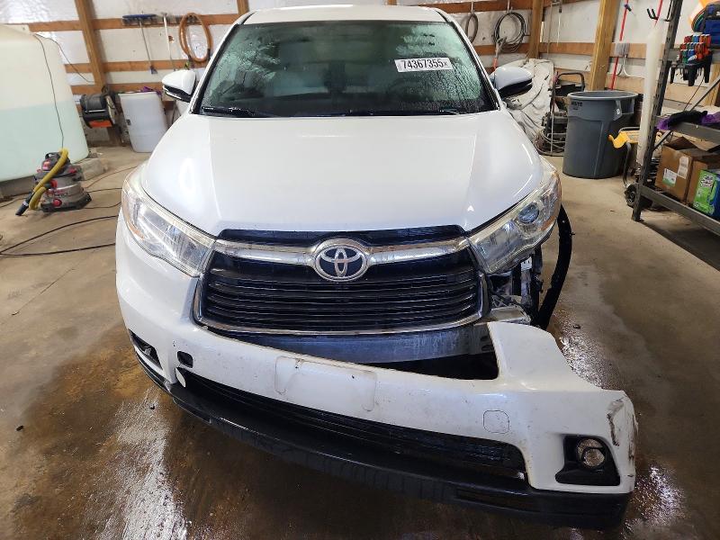Photo 5 from auction – 2016 TOYOTA HIGHLANDER with VIN 5TDBKRFH8GS330075