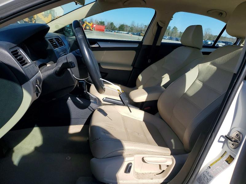 Photo 7 from auction – 2013 VOLKSWAGEN JETTA with VIN 3VWDP7AJ3DM429856
