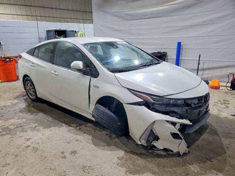 Photo 4 from auction – 2018 TOYOTA PRIUS PRIME with VIN JTDKARFP5J3100335